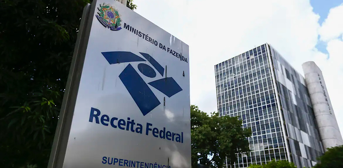 Receita Federal emite alerta sobre fim do prazo para declarar o IR
