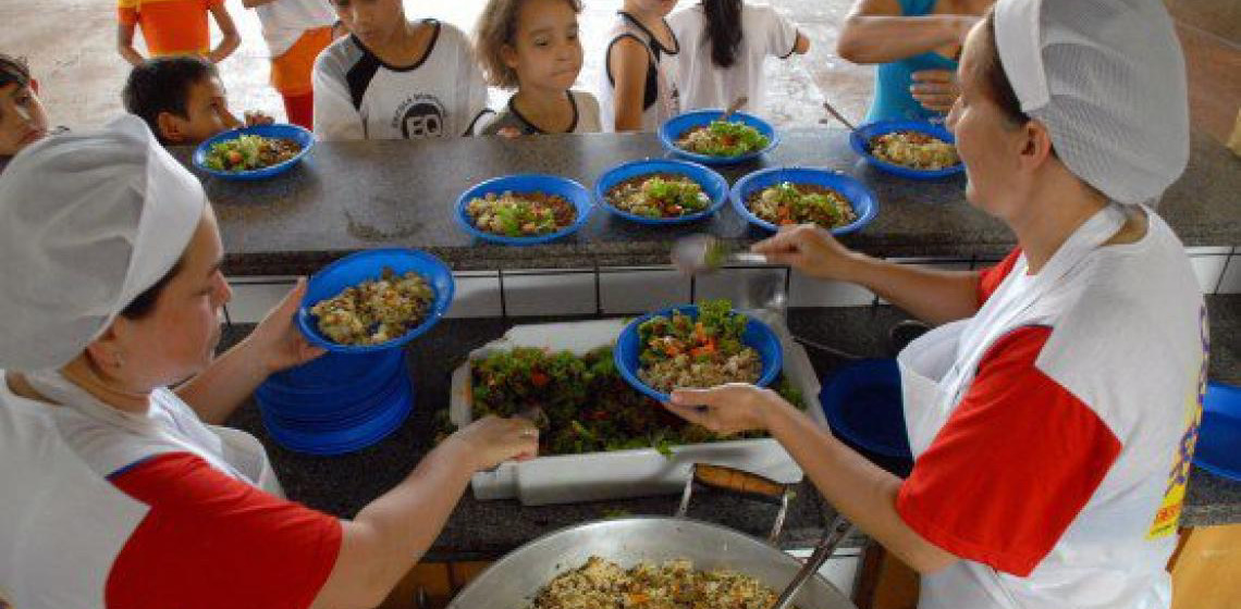 Governo Federal promove formação de merendeiras e nutricionistas da alimentação escolar