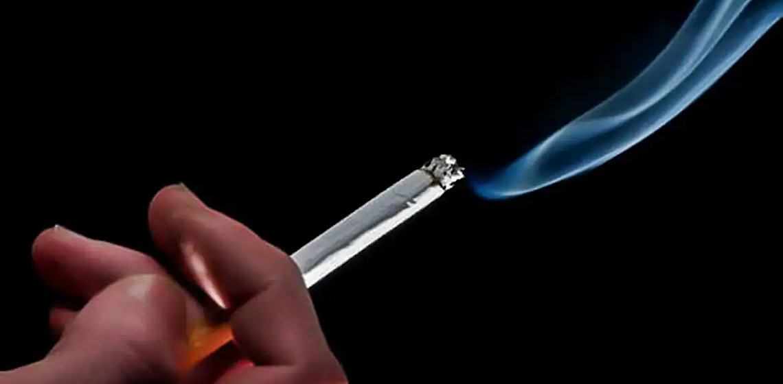 França proíbe cigarros em praias, parques e áreas escolares a partir de 1º de julho