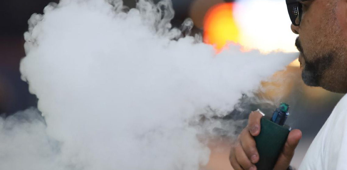 Uso de cigarro eletrônico acende alerta para riscos à saúde