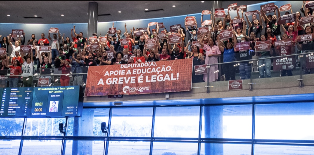 Terceiro dia de greve dos professores repercute na Câmara Legislativa do DF