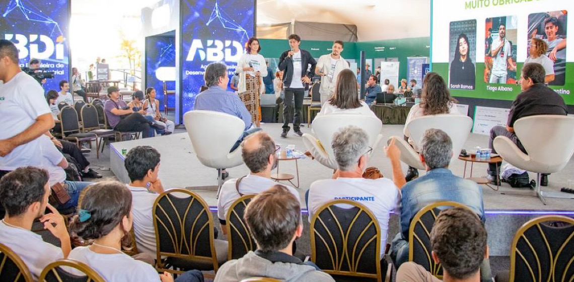 Encontro reúne mais de 100 participantes para debater tecnologia e inovação no Distrito Federal