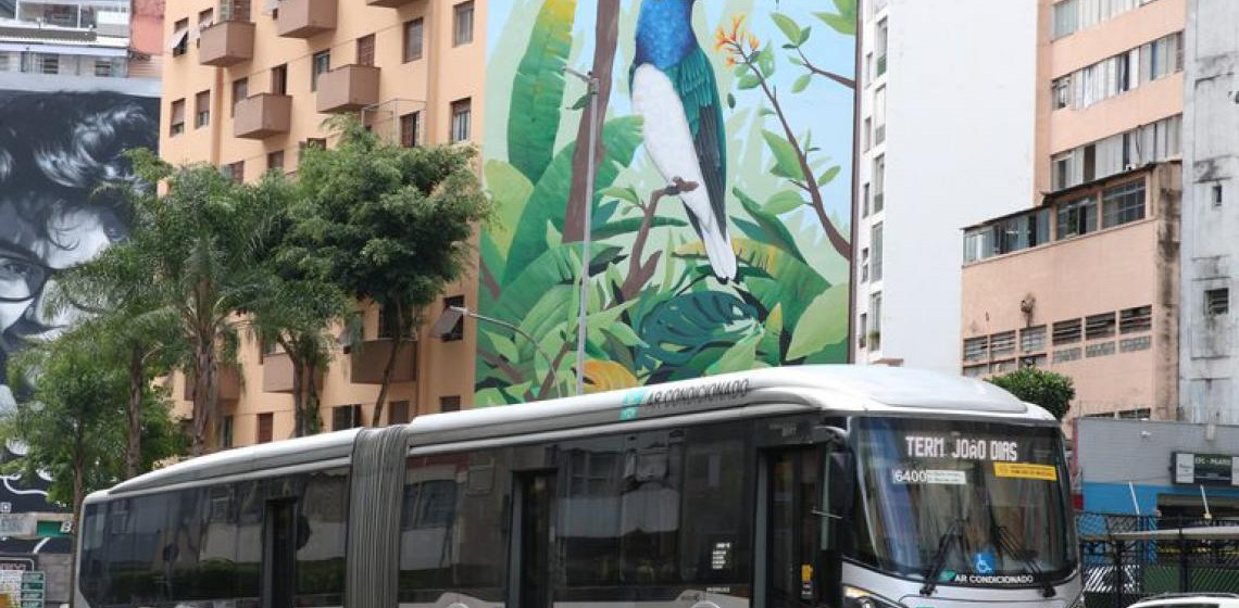 Puxado por transportes, setor de serviços cresce em abril e acumula 1,5% no ano