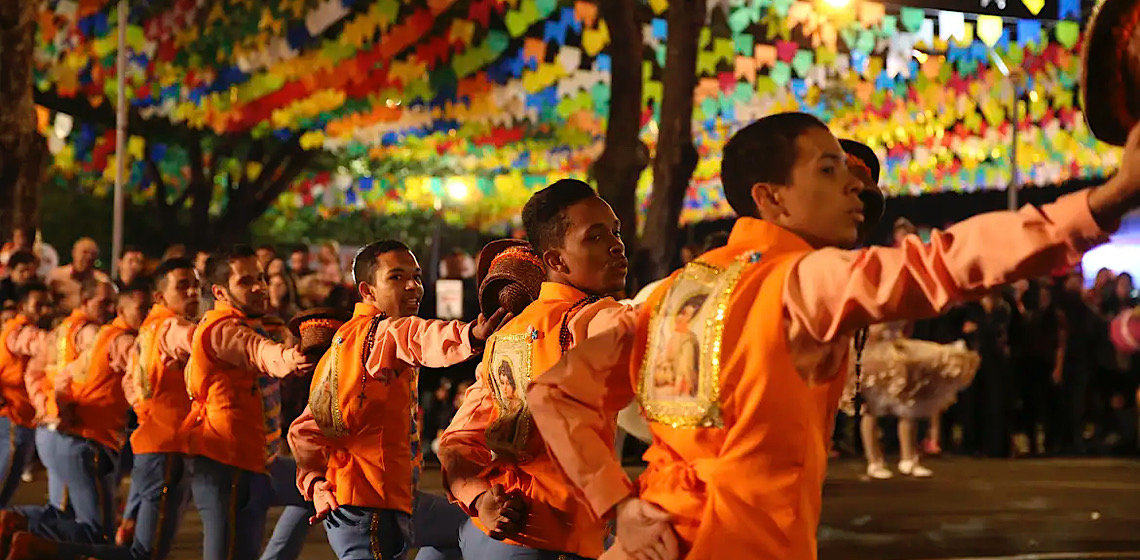 Com origem europeia, festas juninas misturam devoção, comidas e danças 