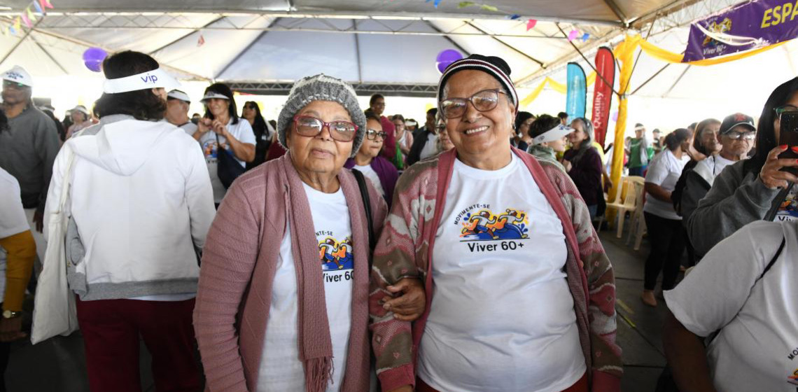 Caminhada Movimente-se: Viver 60+ reúne dois mil idosos no Eixão do Lazer