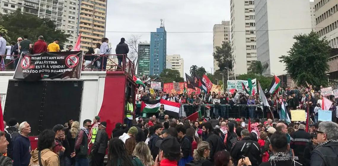 Manifestantes fazem ato pró-Gaza em São Paulo