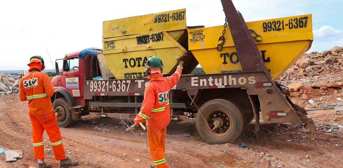 Caçambas de entulho: Veja como usar corretamente e evitar multas no DF