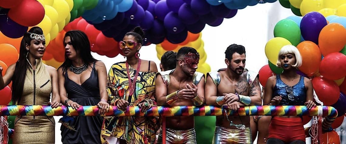 Pais e filhos transformam Parada LGBT+ em evento de família