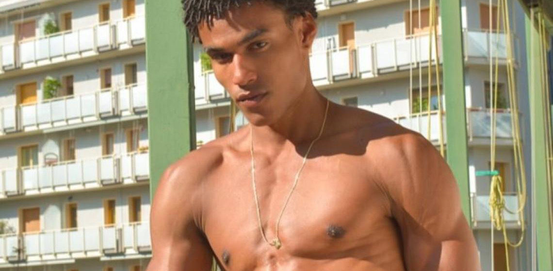 Jovem que vendia acarajé estreia na semana de moda de Milão, modelo baiano vive na Europa