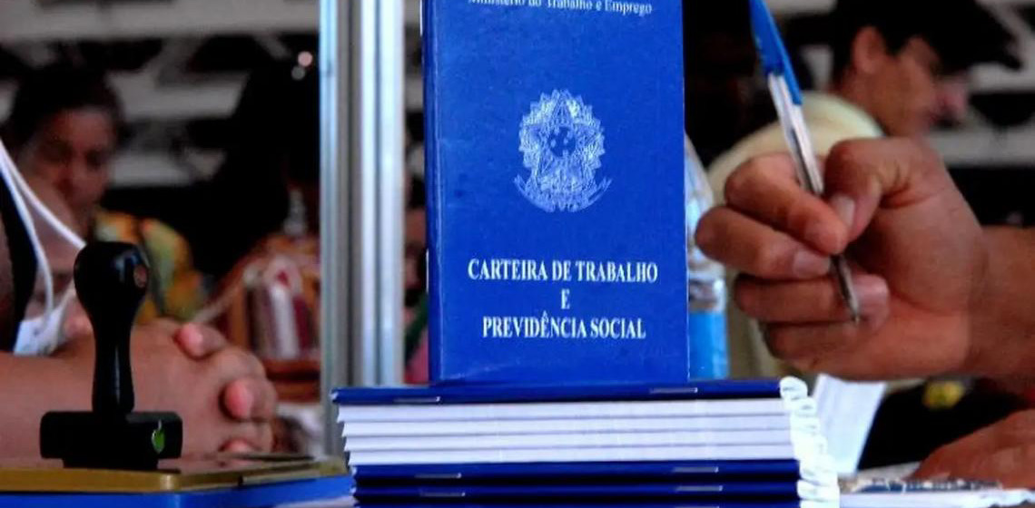 Boletim aponta que setor de serviços é o principal motor da inserção produtiva do DF