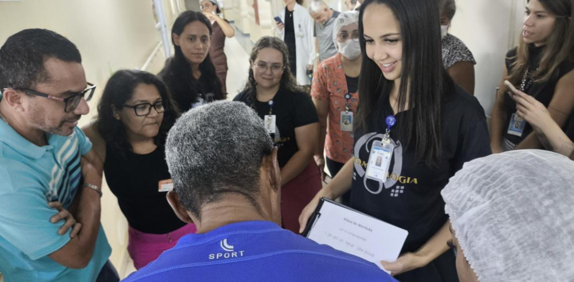 Junho Amarelo destaca desafios da afasia e reforça empatia no cuidado com pacientes