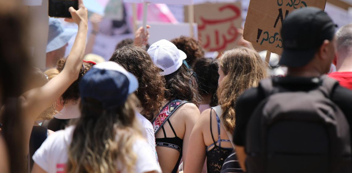 Relatora critica “confusão” sobre termo mulher com base em identidade de gênero