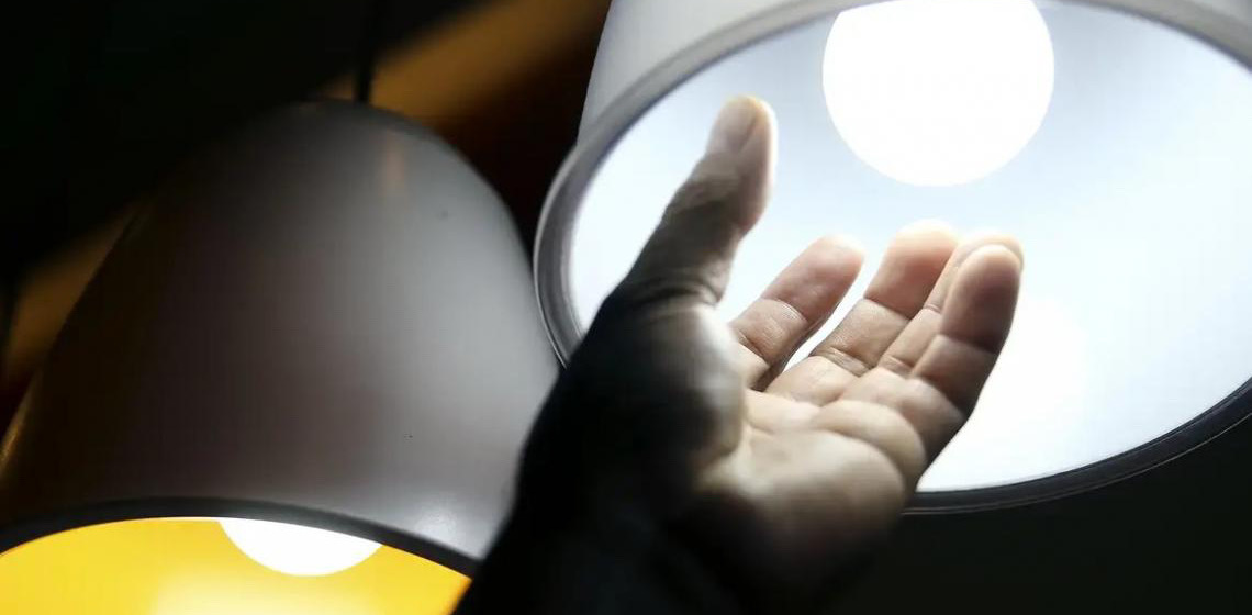 Contas de luz permanecem com bandeira tarifária vermelha em julho