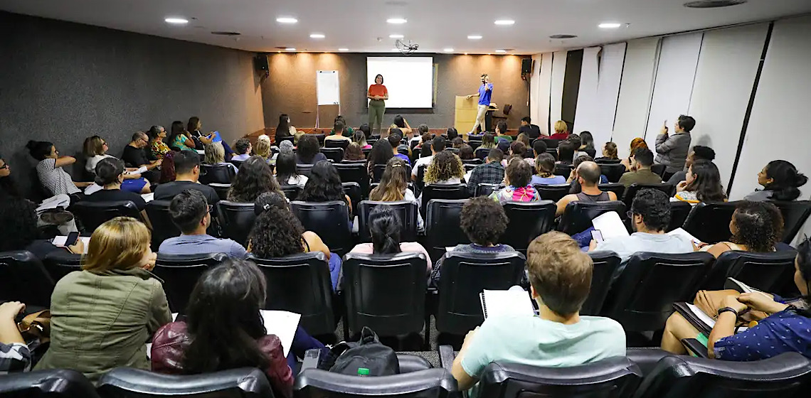 Veja os dez cargos com mais vagas no CNU 2025, com salários que chegam a R$ 9.711
