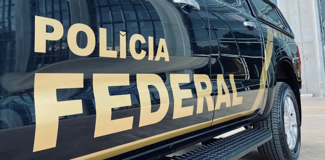 Polícia Federal apura desvio de recursos públicos e fraudes em licitações no Ceará 