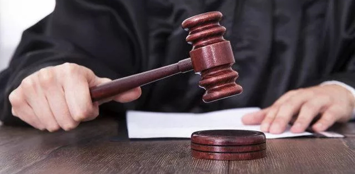 Por Henrique Pizzolato; o novo golpe: Como o lawfare substituiu o fuzil na América Latina