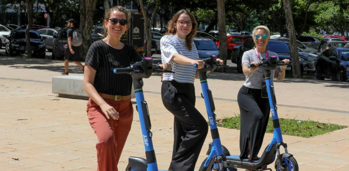 Empresas são credenciadas para atuar no serviço de patinetes compartilhados no Distrito Federal
