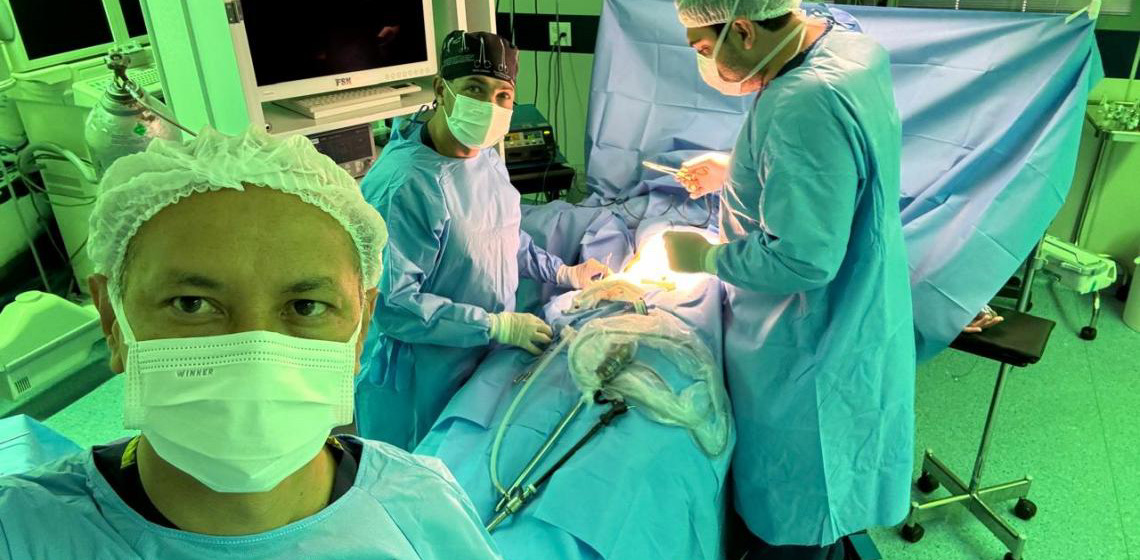 Cirurgia inovadora muda a realidade de pacientes com câncer de pênis no DF