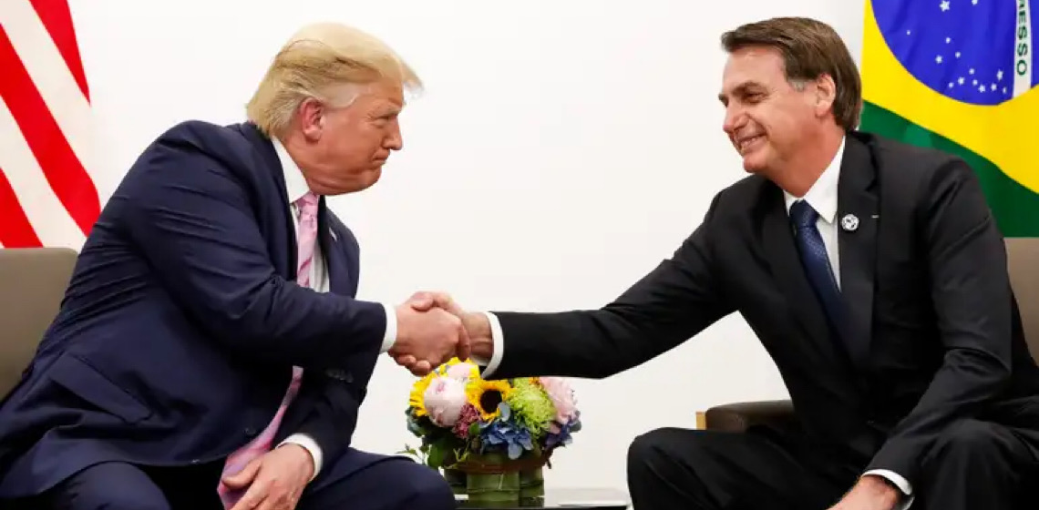 Presidente Donald Trump impõe tarifa de 50% para o Brasil e cita julgamento de Jair Bolsonaro