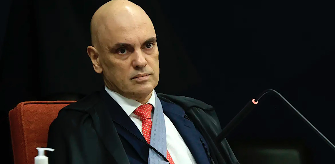 Alexandre de Moraes diz que Eduardo Bolsonaro interfere em processo na Corte 