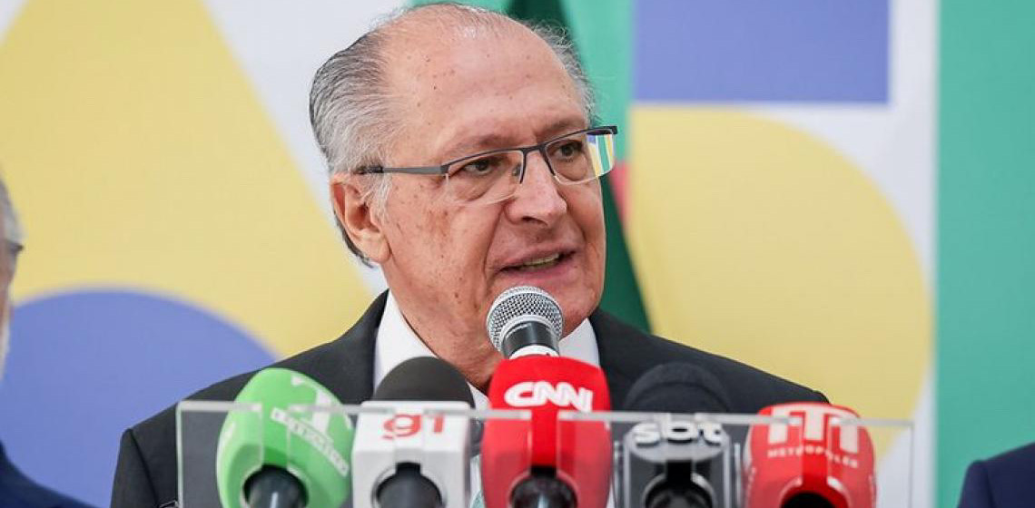 Alckmin afirma que o clã do tarifaço trabalha contra o Brasil desde a pandemia