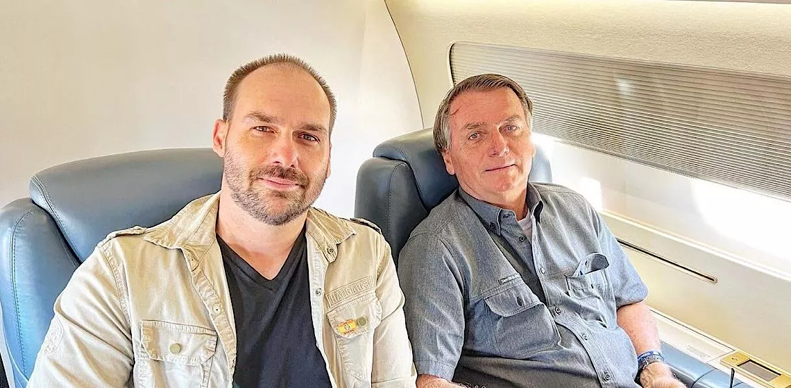 Fim de tarifaço só existe com anistia, diz Eduardo logo após Tarcísio falar em diálogo