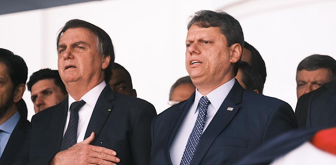 Reunião às pressas entre Bolsonaro e Tarcísio teve aval silencioso e temor com tarifaço
