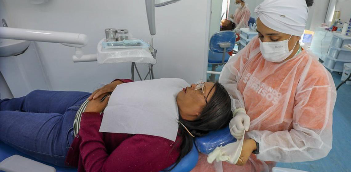 Projeto Restaurando Sorrisos atendeu mais de 1,7 mil mulheres em um semestre