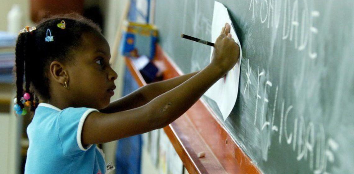 Melhora o índice de alfabetização até 2º ano do fundamental; veja lista