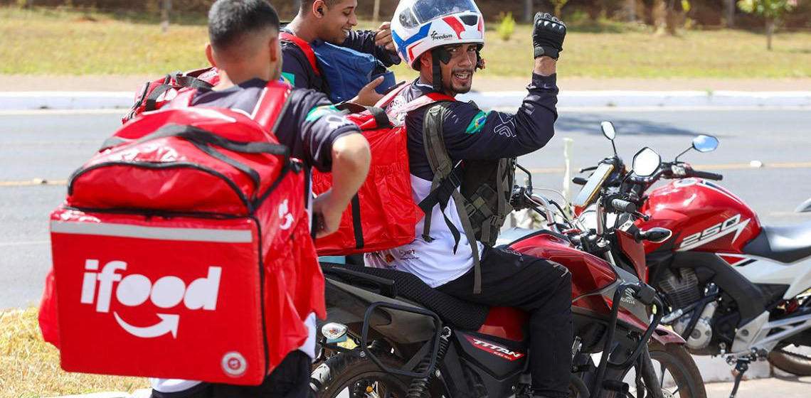 Ação inédita treina ciclistas profissionais de delivery para um trânsito mais seguro