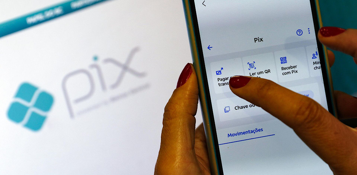 Pix causa temor aos EUA porque ameaça o domínio do país sobre modelos de pagamento, diz economista