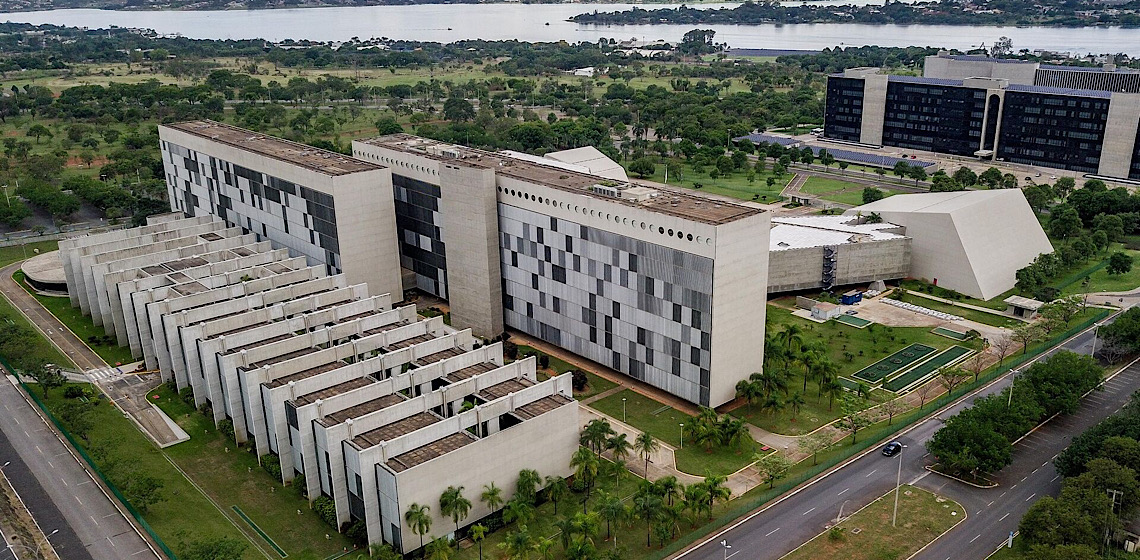 Interferências na Justiça do Brasil são 'injustificáveis', diz STJ