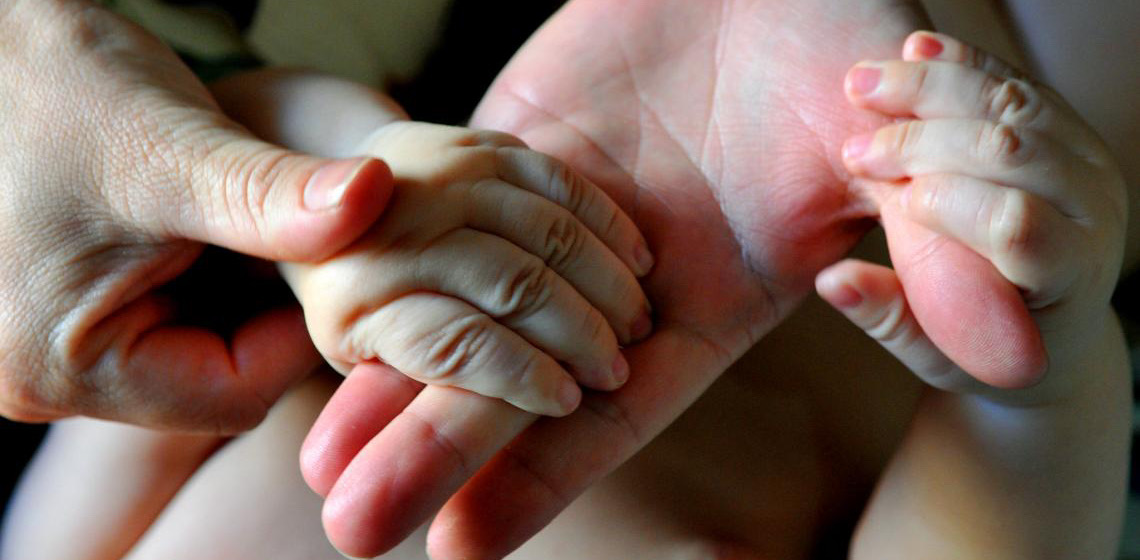 Doença mão-pé-boca: Pais devem redobrar atenção no ambiente escolar
