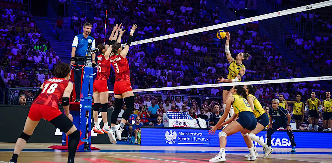 Brasil vira sobre o Japão e alcança final da Liga das Nações de vôlei