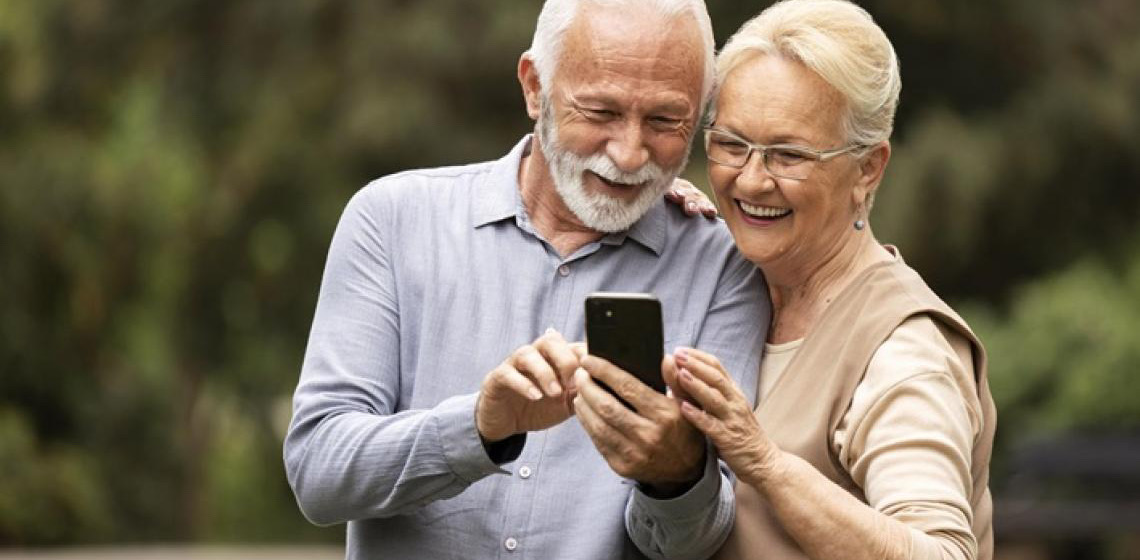 Cresce o número de pessoas idosas com acesso à internet, segundo IBGE