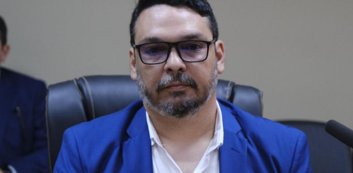 Ministro é oportunista sobre autoescolas e acha que está 'na fazenda dele', diz chefe de federação