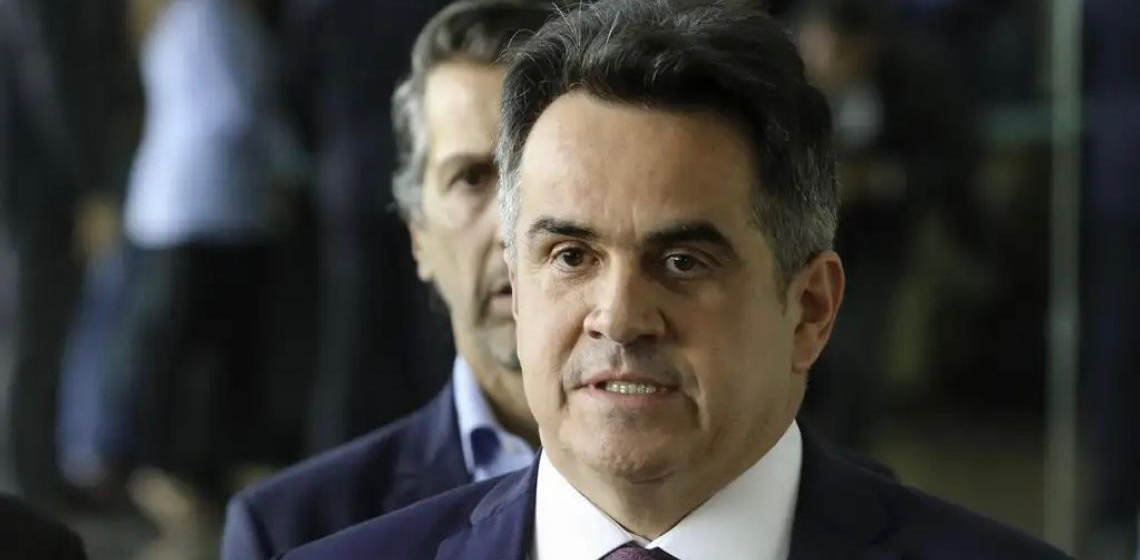 Centrão marca distância em relação a Bolsonaro e vê com cautela recuperação de Lula