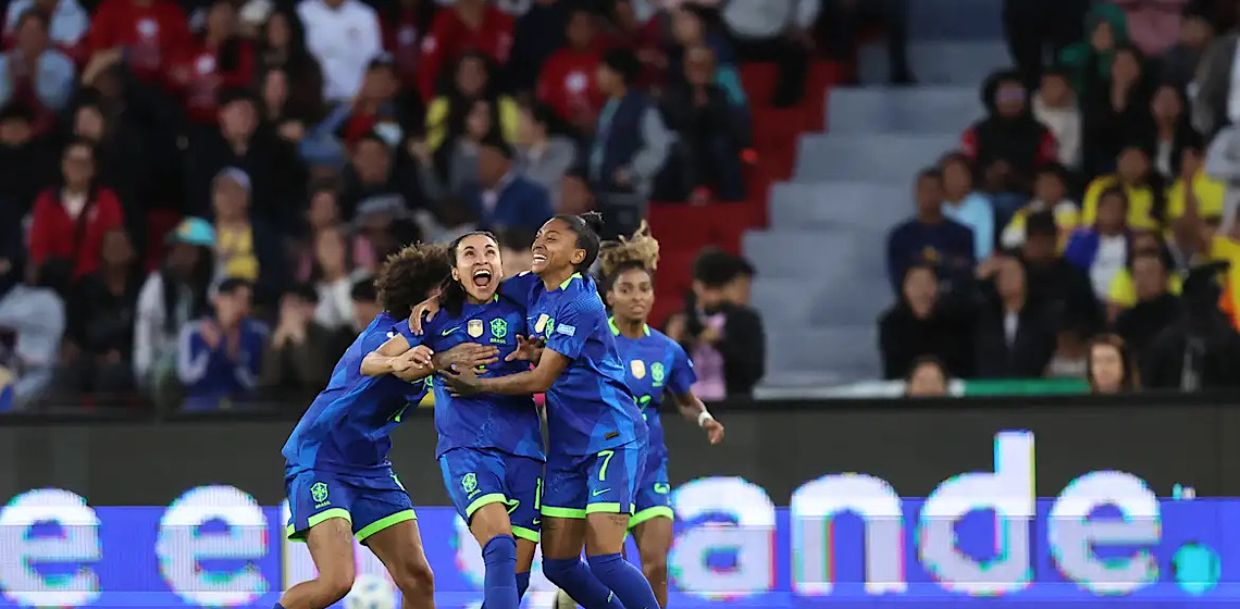 Marta volta a decidir para o Brasil e mostra que ainda é mais do que um símbolo