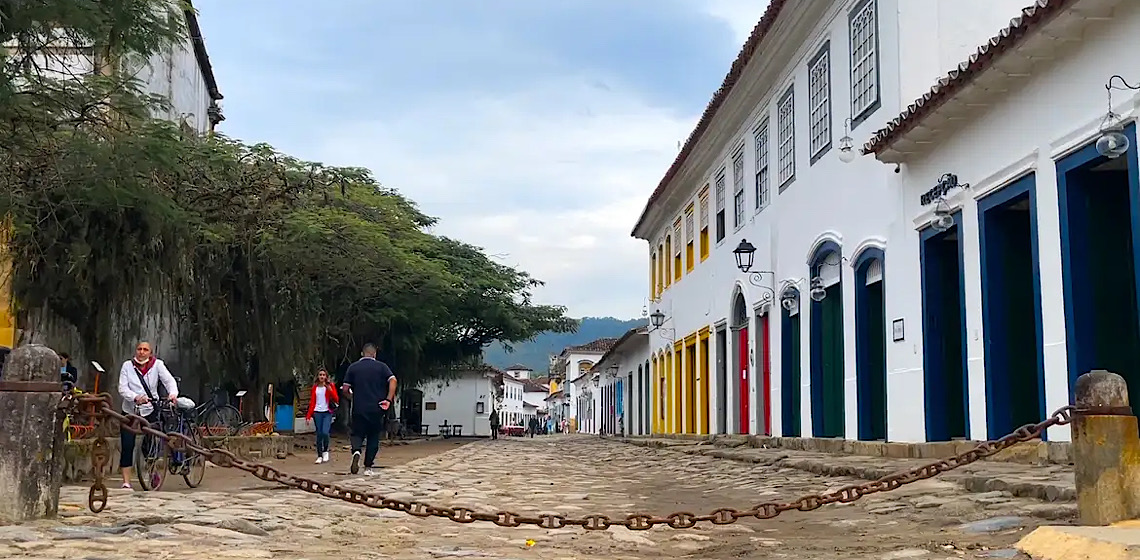 Flip tem discussão sobre como inventar linguagens pela luta feminista