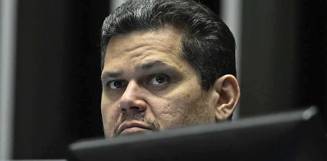 Alcolumbre impõe derrota a bolsonaristas ao negar impeachment de Moraes e encerrar motim no Senado