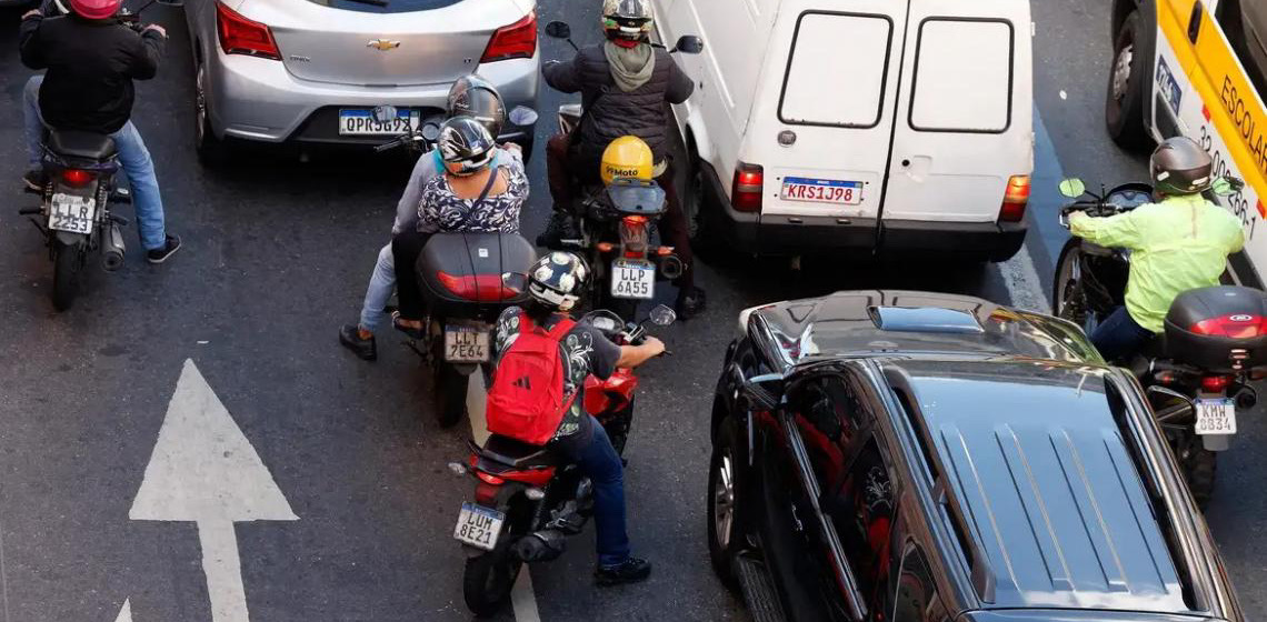 Moto cresce como opção perigosa para quem teve mobilidade negada