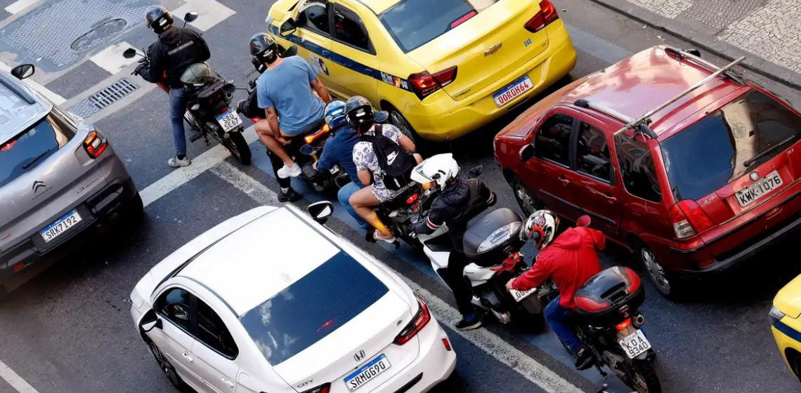 Mototáxi por aplicativos é tragédia anunciada, diz pesquisador do Ipea