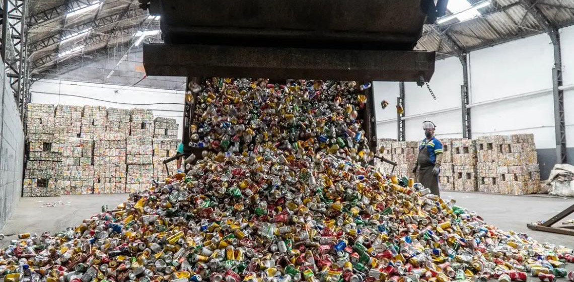 Brasil reciclou 97,3% das latinhas de alumínio em 2024
