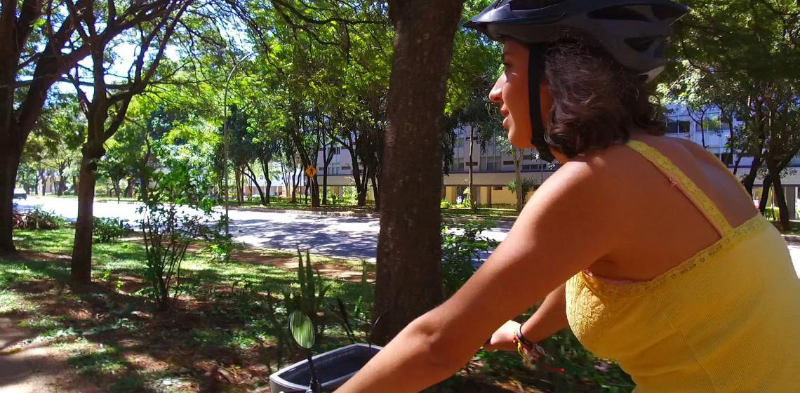 Viver 60+ oferece aulas de bicicleta e cuidados com a saúde para idosos no Eixão do Lazer neste domingo, 17