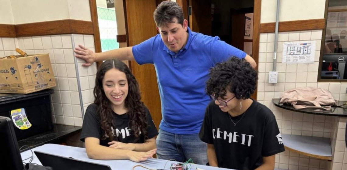 FAPDF aposta em oficinas, protótipos e mentoria universitária para engajar jovens do ensino médio