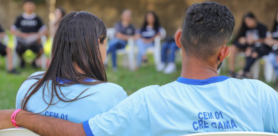 Projeto 'Eu Já Tive a Sua Idade' conecta estudantes da rede pública a pessoas idosas renomadas do DF