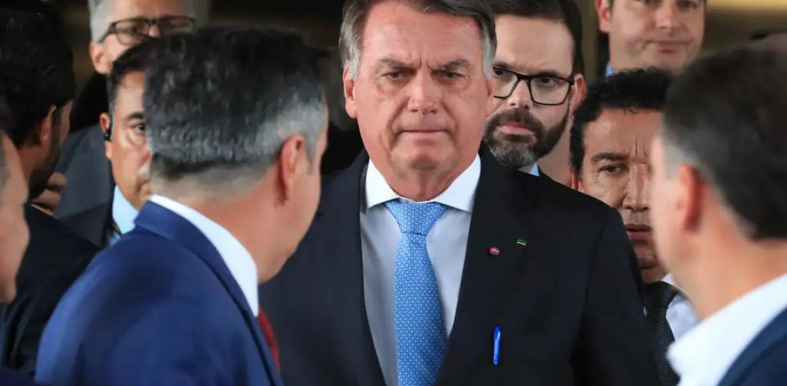 PGR defende reforço de policiamento perto da casa de Jair Bolsonaro