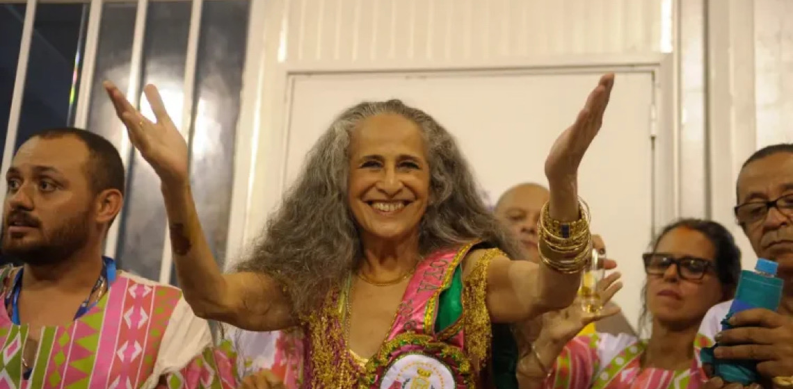 Com 60 anos de carreira, Maria Bethânia tem visão própria de Brasil, diz pesquisador