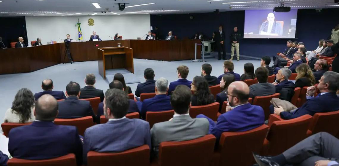 Saiba como foi o 1º dia do julgamento de Jair Bolsonaro e mais sete réus