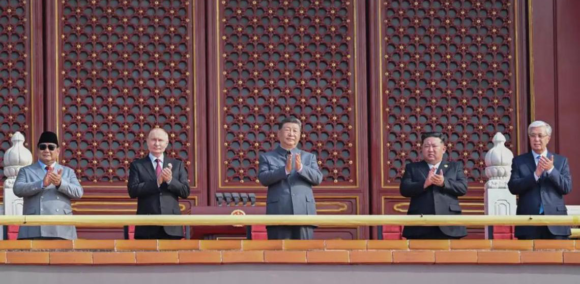 China faz desfile militar no centro de Beijing para marcar o Dia da Vitória e promete desenvolvimento pacífico